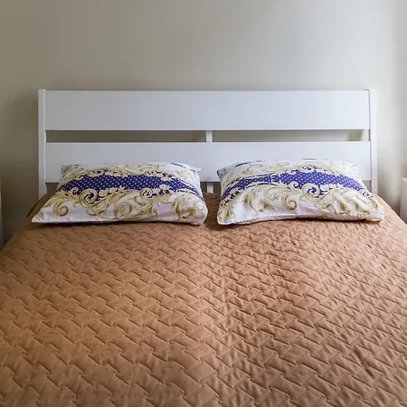 شقة Zaliojo Tilto Apartamentai